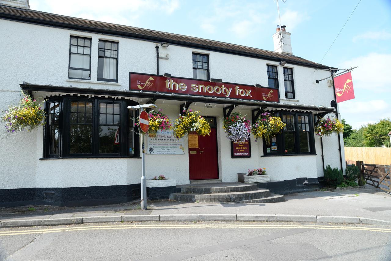The Snooty Fox Warminster Hotel Exterior foto